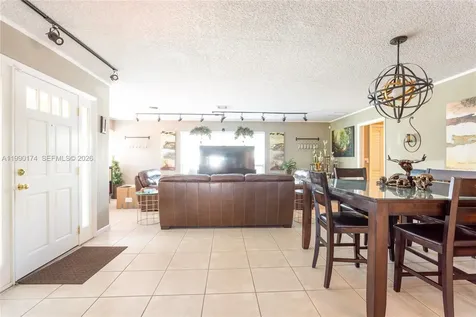 4548 SW 28th Way Dania Beach FL 33312