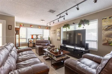 4548 SW 28th Way Dania Beach FL 33312