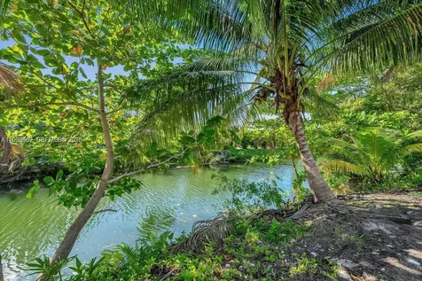 7132 SW 65th Avenue South Miami FL 33143