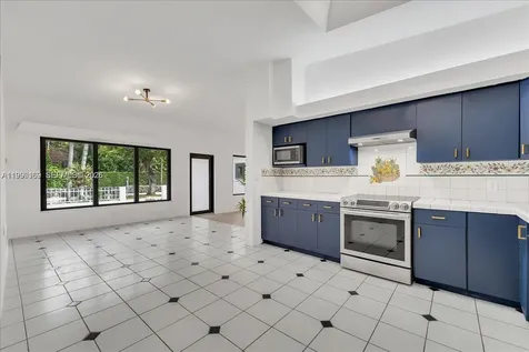 7132 SW 65th Avenue South Miami FL 33143