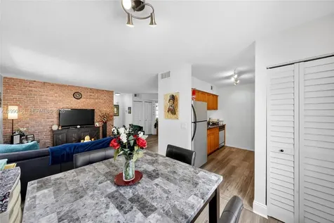 365 SW 86th Avenue Pembroke Pines FL 33025