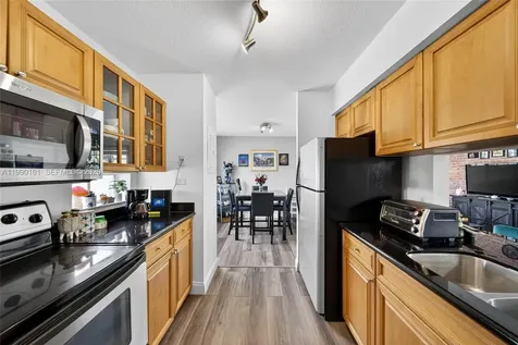 365 SW 86th Avenue Pembroke Pines FL 33025