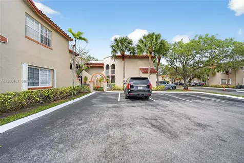 365 SW 86th Avenue Pembroke Pines FL 33025