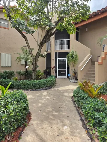 365 SW 86th Avenue Pembroke Pines FL 33025