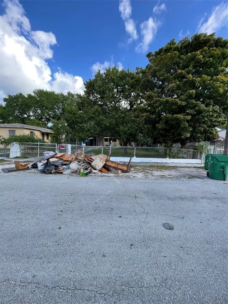 43 NW 58th Street Miami FL 33127