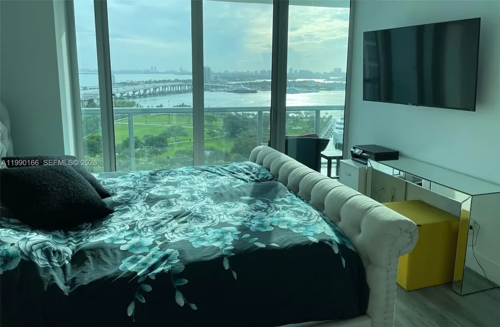 888 Biscayne Boulevard Miami FL 33132