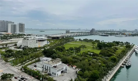 888 Biscayne Boulevard Miami FL 33132