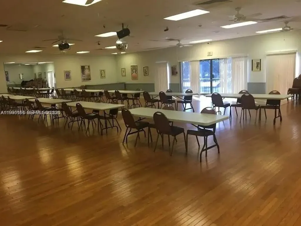 200 Berkley Road Hollywood FL 33024