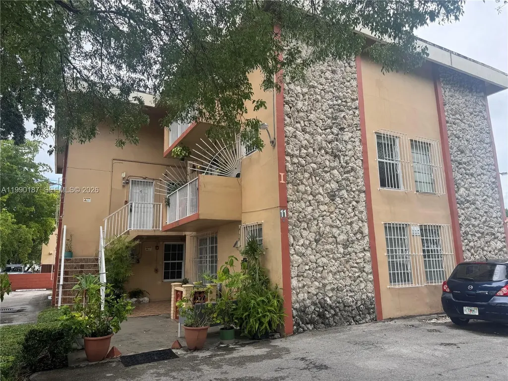 11 SW 32nd Avenue Miami FL 33135