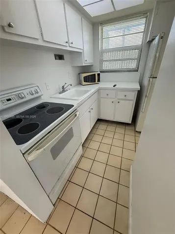 1333 E Hallandale Beach Boulevard Hallandale Beach FL 33009