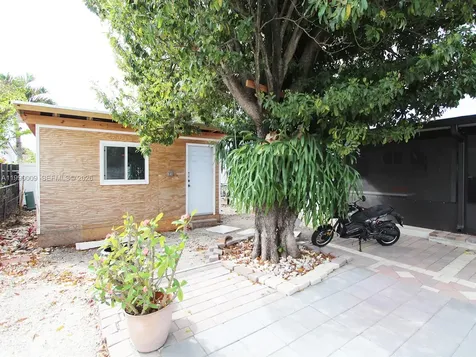 10760 SW 28th Street Miami FL 33165