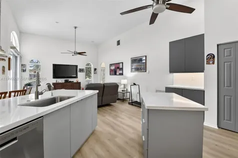 1845 NW 139th Terrace Pembroke Pines FL 33028