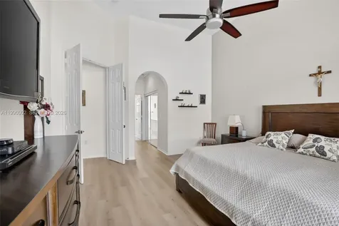 1845 NW 139th Terrace Pembroke Pines FL 33028