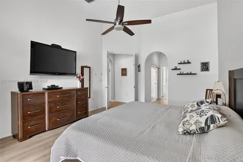 1845 NW 139th Terrace Pembroke Pines FL 33028