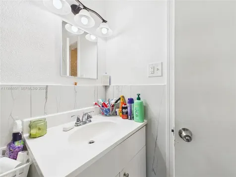 1713 SW 11th Court Fort Lauderdale FL 33312