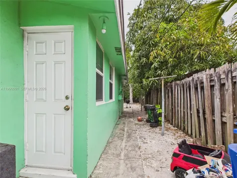 1713 SW 11th Court Fort Lauderdale FL 33312