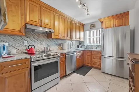 245 18th Street Miami Beach FL 33139