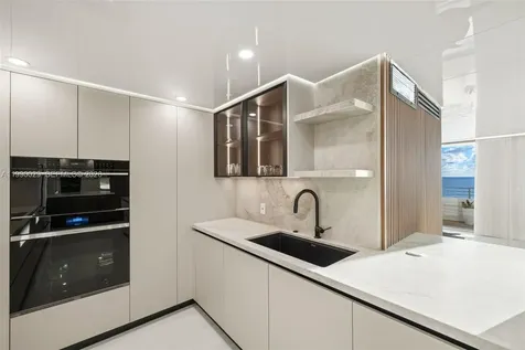 5555 Collins Avenue Miami Beach FL 33140