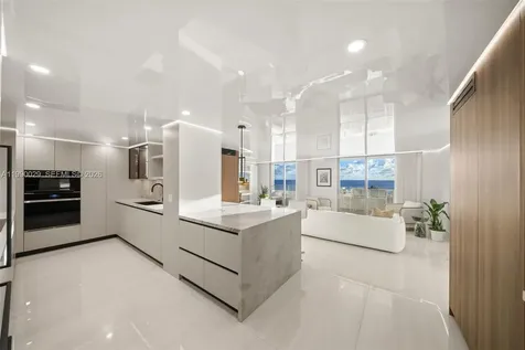 5555 Collins Avenue Miami Beach FL 33140
