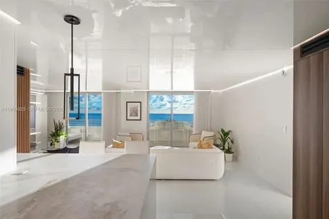 5555 Collins Avenue Miami Beach FL 33140