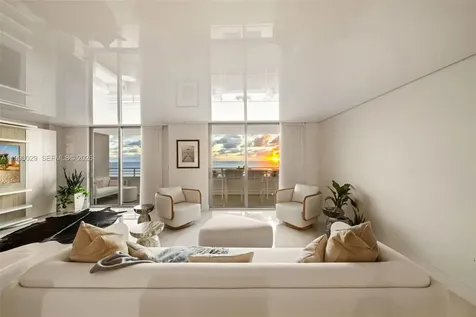 5555 Collins Avenue Miami Beach FL 33140