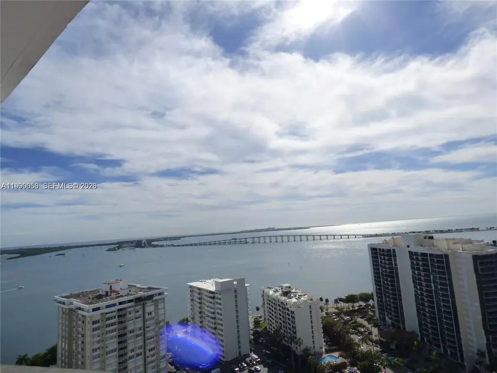 185 SE 14th Terrace Miami FL 33131