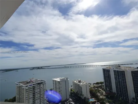 185 SE 14th Terrace Miami FL 33131