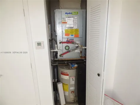 185 SE 14th Terrace Miami FL 33131