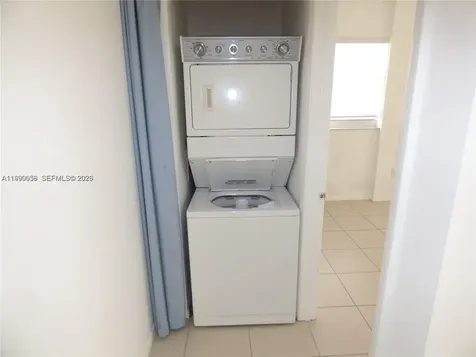 185 SE 14th Terrace Miami FL 33131