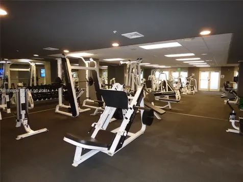 185 SE 14th Terrace Miami FL 33131