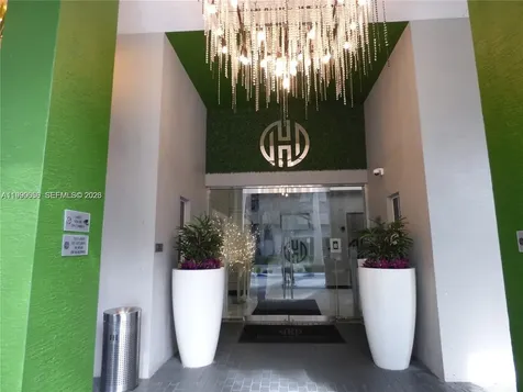 185 SE 14th Terrace Miami FL 33131