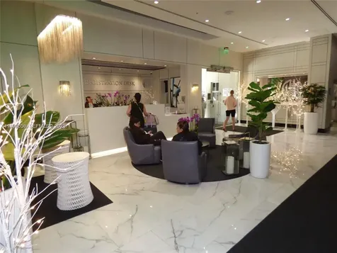 185 SE 14th Terrace Miami FL 33131