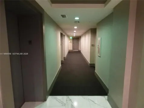 185 SE 14th Terrace Miami FL 33131