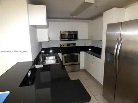 185 SE 14th Terrace Miami FL 33131