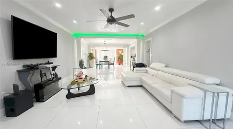 136 SE 2nd Court Dania Beach FL 33004