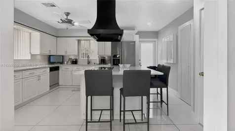 136 SE 2nd Court Dania Beach FL 33004