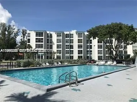 17560 Atlantic Boulevard Sunny Isles Beach FL 33160