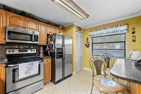 901 Colony Point Circle Pembroke Pines FL 33026