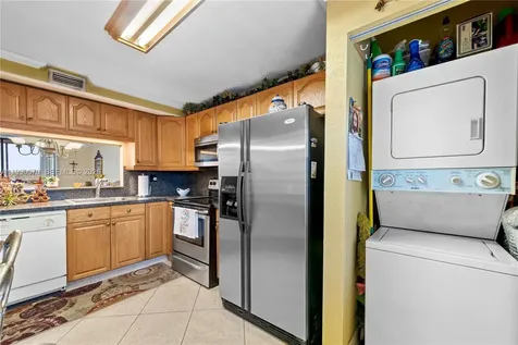 901 Colony Point Circle Pembroke Pines FL 33026