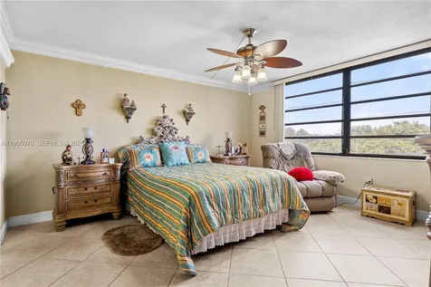 901 Colony Point Circle Pembroke Pines FL 33026