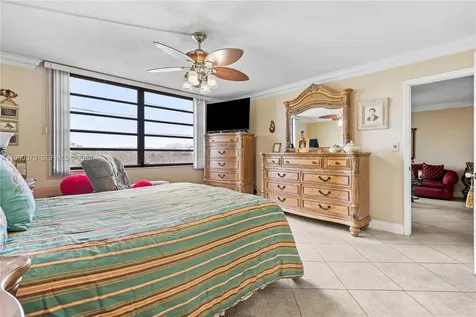 901 Colony Point Circle Pembroke Pines FL 33026