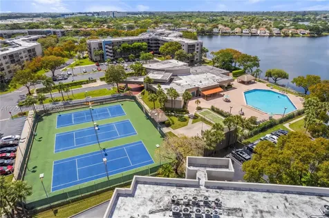 901 Colony Point Circle Pembroke Pines FL 33026