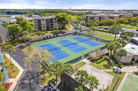 901 Colony Point Circle Pembroke Pines FL 33026