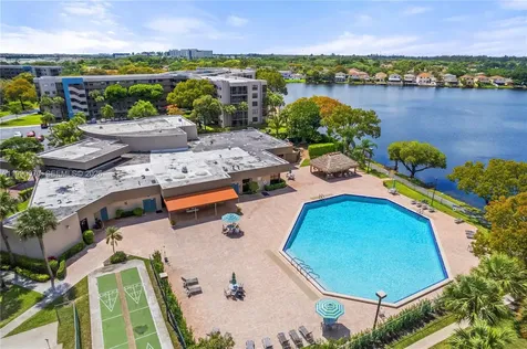 901 Colony Point Circle Pembroke Pines FL 33026