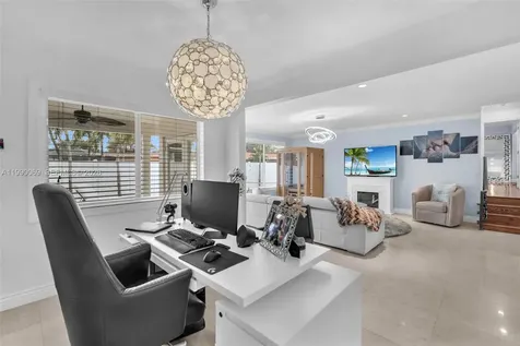 851 Bluebird Avenue Miami Springs FL 33166