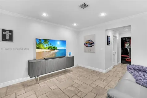 851 Bluebird Avenue Miami Springs FL 33166