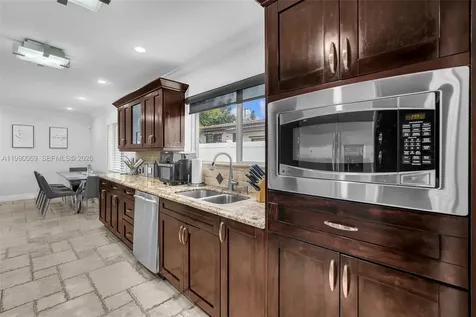 851 Bluebird Avenue Miami Springs FL 33166