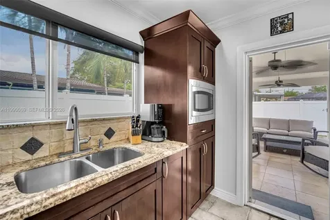 851 Bluebird Avenue Miami Springs FL 33166