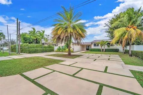 851 Bluebird Avenue Miami Springs FL 33166