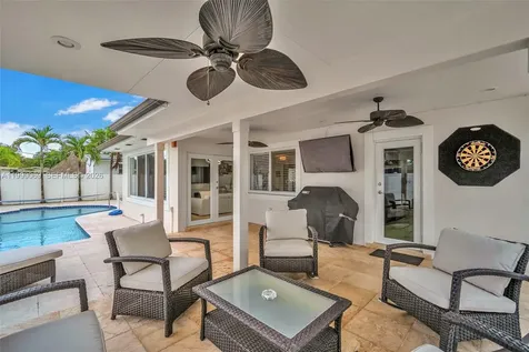 851 Bluebird Avenue Miami Springs FL 33166